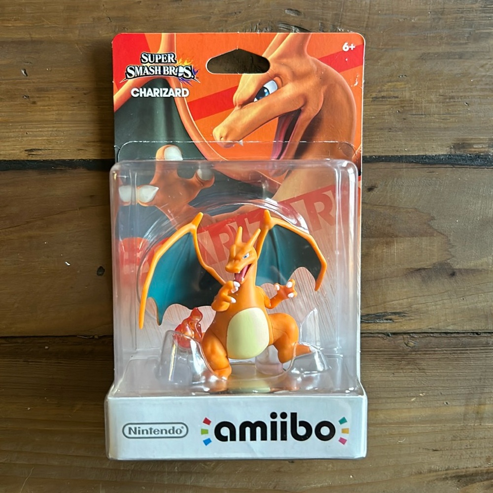 Super Smash Bros. Pokemon Charizard amiibo